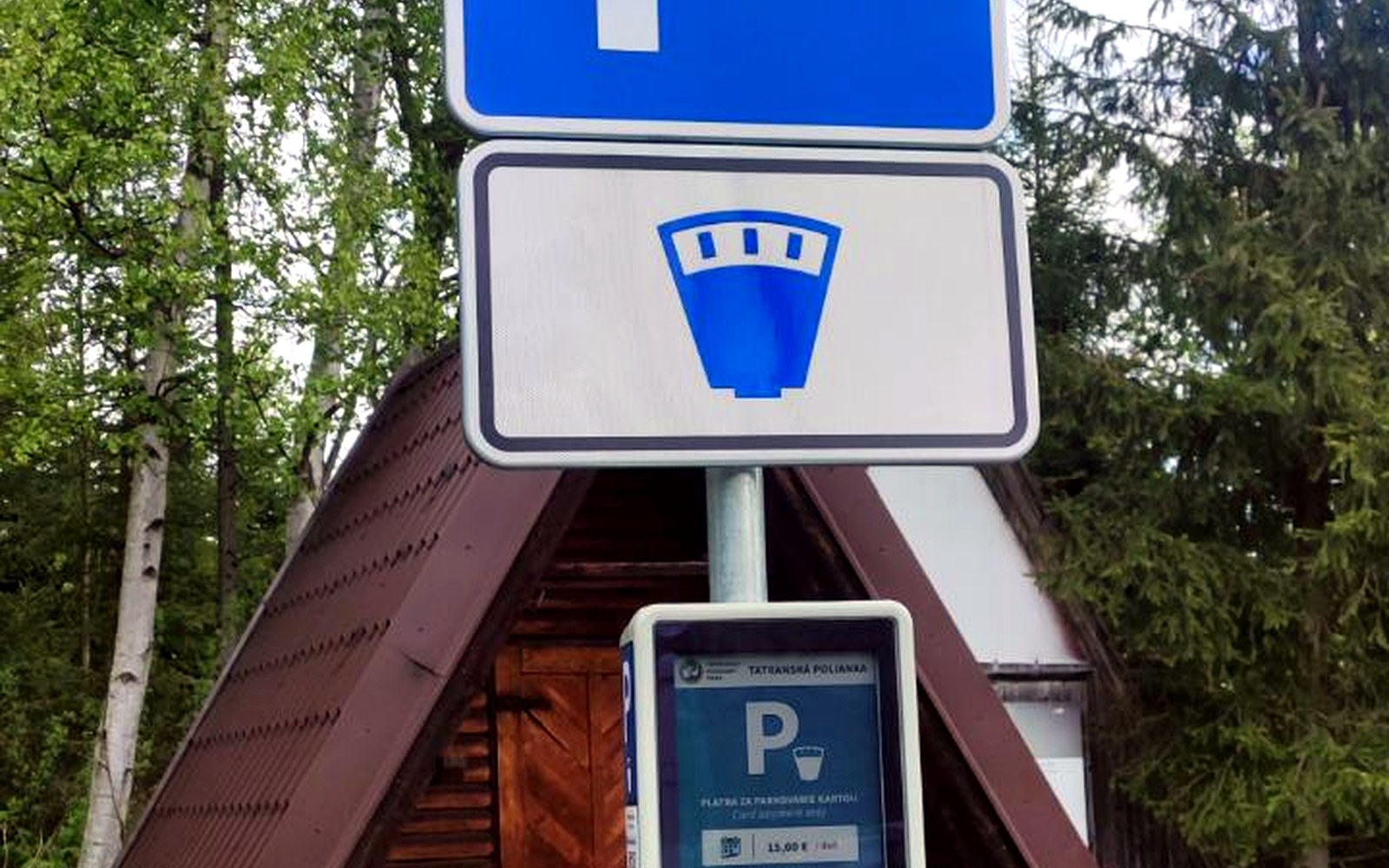 Parkovací terminál v teréne